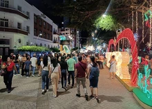 Las familias en Cali comparten y gozan el ‘Alumbrado Navideño’