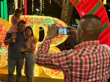 Inician las novenas y shows de gestores culturales en el marco del Alumbrado Navideño de 2024 ‘Cali le canta a la Navidad’ 