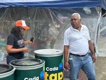 Alcaldía de Cali entrega 1.000.053 tapas plásticas a fundación de Buenaventura: ¡cada tapa cuenta para el mural más grande del mundo!