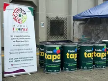 Alcaldía de Cali entrega 1.000.053 tapas plásticas a fundación de Buenaventura: ¡cada tapa cuenta para el mural más grande del mundo!