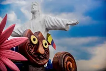 Secretaría de Turismo de Cali cerró con broche de oro su participación en los desfiles de la Feria de Cali 2024 con la carroza ‘Cali es donde debes estar’ 