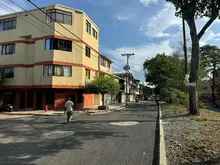 ¡Alcalde Eder lo prometió y lo cumplió! Vecinos de Santa Mónica Popular estrenaron 700 metros de vías antes de año nuevo