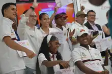 29 jóvenes del programa de prevención de violencia ´En la Buena´, se graduaron como barberos. Cali sigue transformando proyectos de vida