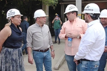 Alcalde de Cali supervisa obras de infraestructura escolar con inversión de $13.500 millones