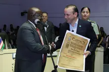 Alcalde Alejandro Eder anuncia millonario plan de inversión social  contra la violencia en Cali