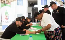 174 familias del Plan Jarillón reciben las escrituras de sus viviendas