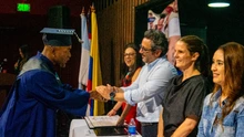 56 jóvenes de ‘En La Buena’, el programa de prevención de violencia de la Alcaldía de Cali, se graduaron como bachilleres