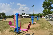 Alcalde Eder entregó dotación médica y un renovado escenario deportivo para la comunidad de Potrero Grande