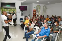 Personas mayores pueden realizar sus trámites en el Centro de Atención, ubicado en El Bosque
