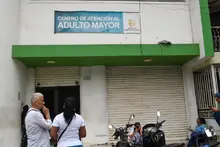 Personas mayores pueden realizar sus trámites en el Centro de Atención, ubicado en El Bosque