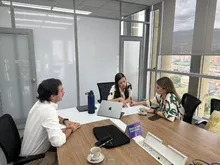 Cali fortalece su industria textil con alianzas estratégicas en Medellín