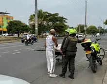 Los ‘Cazainfractores’ refuerzan operativos contra la mala disposición de residuos en Cali