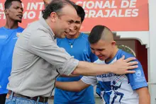 Diciendo y haciendo: alcalde Alejandro Eder cumplió con entrega de tarjetas del MIO a deportistas del programa ‘Cali Élite’