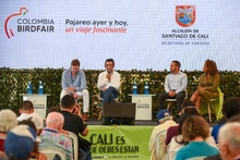 ‘Colombia Birdfair’ se tomó la Plaza de Cayzedo: caleños y visitantes aprendieron sobre aves en el primer día del evento