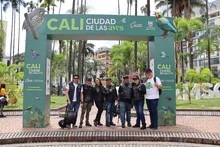 Culminó con gran éxito la ‘Colombia Birdfair’: familias y niños colmaron la Plaza de Cayzedo para aprender sobre aves y conservación de especies