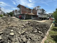 Alcalde Alejandro Eder le cumple a la ciudadanía e inicia la recuperación de vías en el barrio Ciudad Modelo 