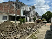 Alcalde Alejandro Eder le cumple a la ciudadanía e inicia la recuperación de vías en el barrio Ciudad Modelo 