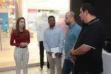 Gobierno verifica punto de entrega de dotación al personal administrativo de  Educación ante denuncias por irregularidades