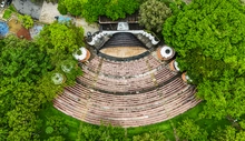 El Teatro al Aire Libre Los Cristales, oficialmente titularizado a nombre de la Alcaldía de Cali