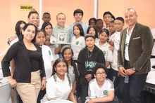 En la zona rural, Cali abre las puertas de un moderno laboratorio de bilingüismo para transformar el futuro de los estudiantes de La Buitrera