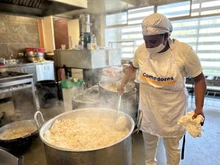 Alimentación digna y oportuna todos los días de la semana a través de los comedores comunitarios