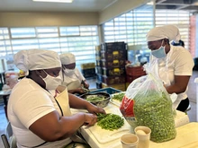 Alimentación digna y oportuna todos los días de la semana a través de los comedores comunitarios