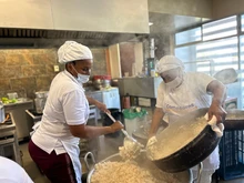 Alimentación digna y oportuna todos los días de la semana a través de los comedores comunitarios