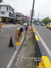 Alcaldía de Cali pinta más de 3.5 kilómetros de bordillos sobre la Autopista Suroriental y mejora la seguridad vial de los caleños
