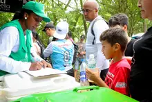 Trueque ecológico, la novedosa iniciativa que se toma los cerros tutelares de Cali esta Semana Santa