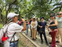 Con caminata urbana de naturaleza terminaron los recorridos de la Secretaría de Turismo en Semana Santa: se beneficiaron cientos de locales y turistas