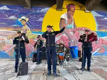 Recuperado para caleños y turistas el multicolor Puente del Chontaduro 
