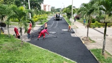 Alcalde Alejandro Eder cumple: más de 1100 metros lineales de vías quedaron pavimentadas en el sector de Gratamira