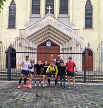 Deportistas entrenan en joyas turísticas de Cali, como preparativo a la maratón