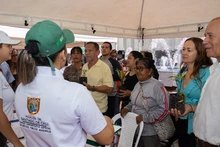 Caleños que transitaban por el CAM conocieron todos los detalles del ‘Predial Social’ y disfrutaron de oferta institucional de la Alcaldía