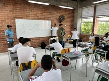 Estudiantes de la Institución Educativa Siete de Agosto reconocen la  importancia del jarillón del río Cauca