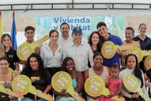 ¡Con la llave en la mano! 40 familias recibieron de parte del alcalde el subsidio de vivienda ‘Casa Mía’