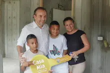 ¡Con la llave en la mano! 40 familias recibieron de parte del alcalde el subsidio de vivienda ‘Casa Mía’