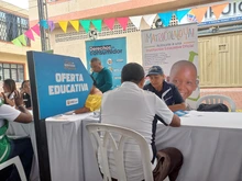 La oferta educativa llegó hasta la comuna 13 a través de la Feria de  Servicios “Volvamos a mí Cali Bella”