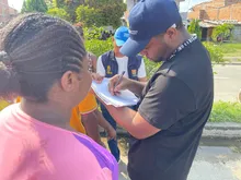Alcaldía de Cali atiende familias afectadas por incendio en  asentamiento del oriente de la ciudad