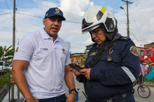 Alcaldía de Cali atiende familias afectadas por incendio en  asentamiento del oriente de la ciudad