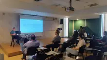 Profesores de matemáticas se preparan para enseñar a estudiantes con discapacidad visual
