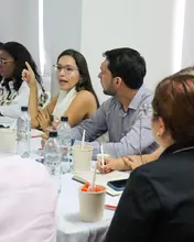 La Unidad de Bienes y Servicios lidera mesa de trabajo sobre espacio público en el Bulevar de Oriente