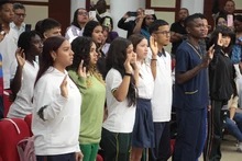 Nuevos líderes estudiantiles asumen el rol de contralores escolares en Cali