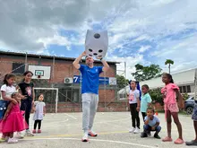 Alcaldía de Cali celebró con los hijos de quienes reciclan por un futuro  mejor