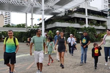 “Como estamos en la Capital Mundial de la Salsa, bailaremos en 42 kilómetros”: atletas internacionales recorrieron sitios emblemáticos de Cali antes de la carrera 