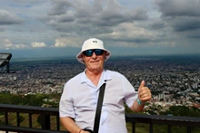 “Como estamos en la Capital Mundial de la Salsa, bailaremos en 42 kilómetros”: atletas internacionales recorrieron sitios emblemáticos de Cali antes de la carrera 