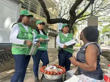 Transformación en la avenida Sexta: más limpieza, cultura ciudadana y  comercio activo gracias a los Promotores ‘Mi Cali Bella’