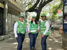 Transformación en la avenida Sexta: más limpieza, cultura ciudadana y  comercio activo gracias a los Promotores ‘Mi Cali Bella’