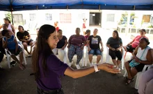 Mujeres reasentadas por el Plan Jarillón de Cali reciben formación para la prevención y atención de violencias basadas en género
