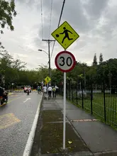 Movilidad entrega intervención que mejora la seguridad vial en la calle 6A: se reafirma el compromiso de proteger a peatones y ciclistas